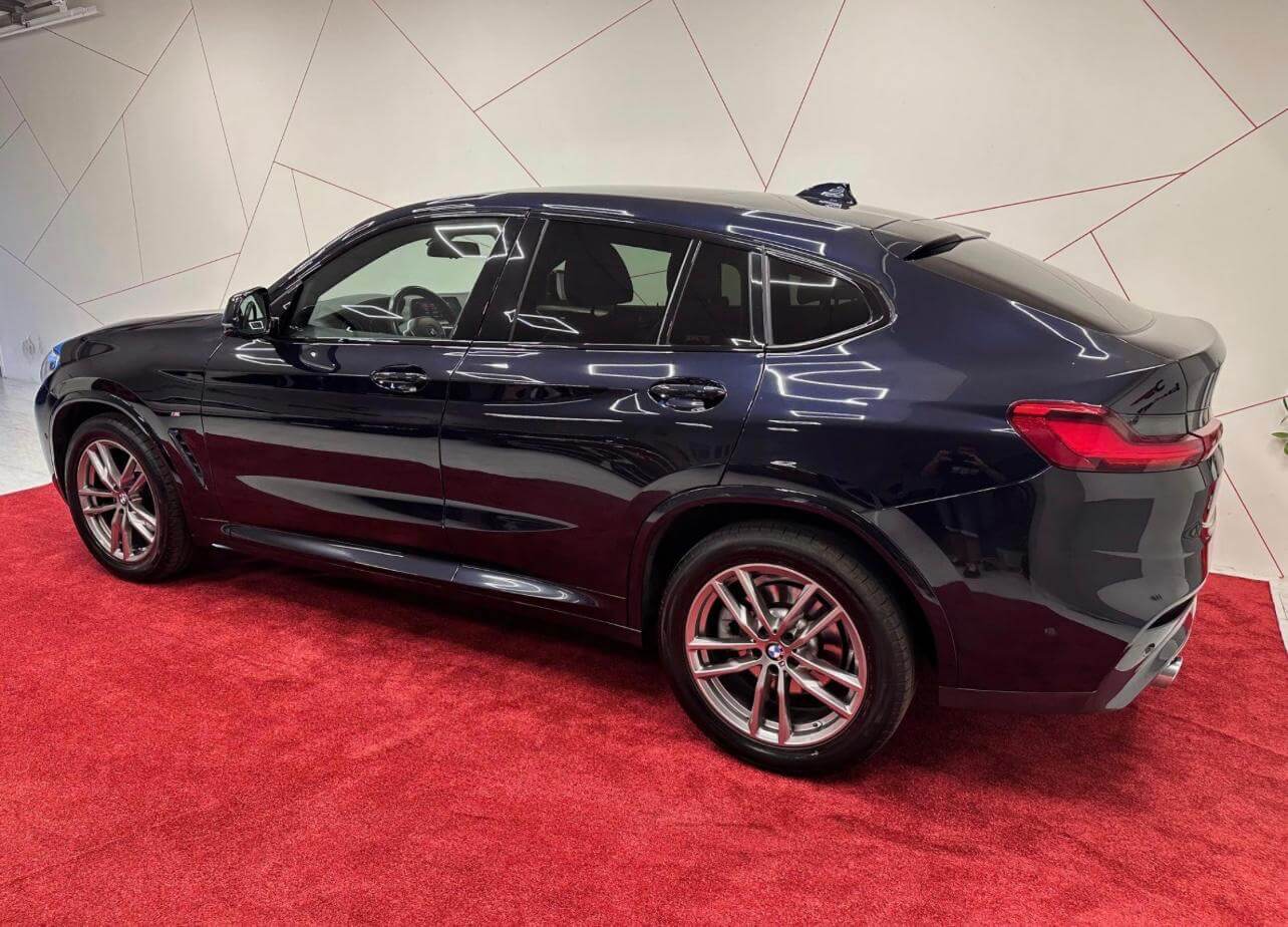 BMW X3 2021 - virtual cockpit interior
