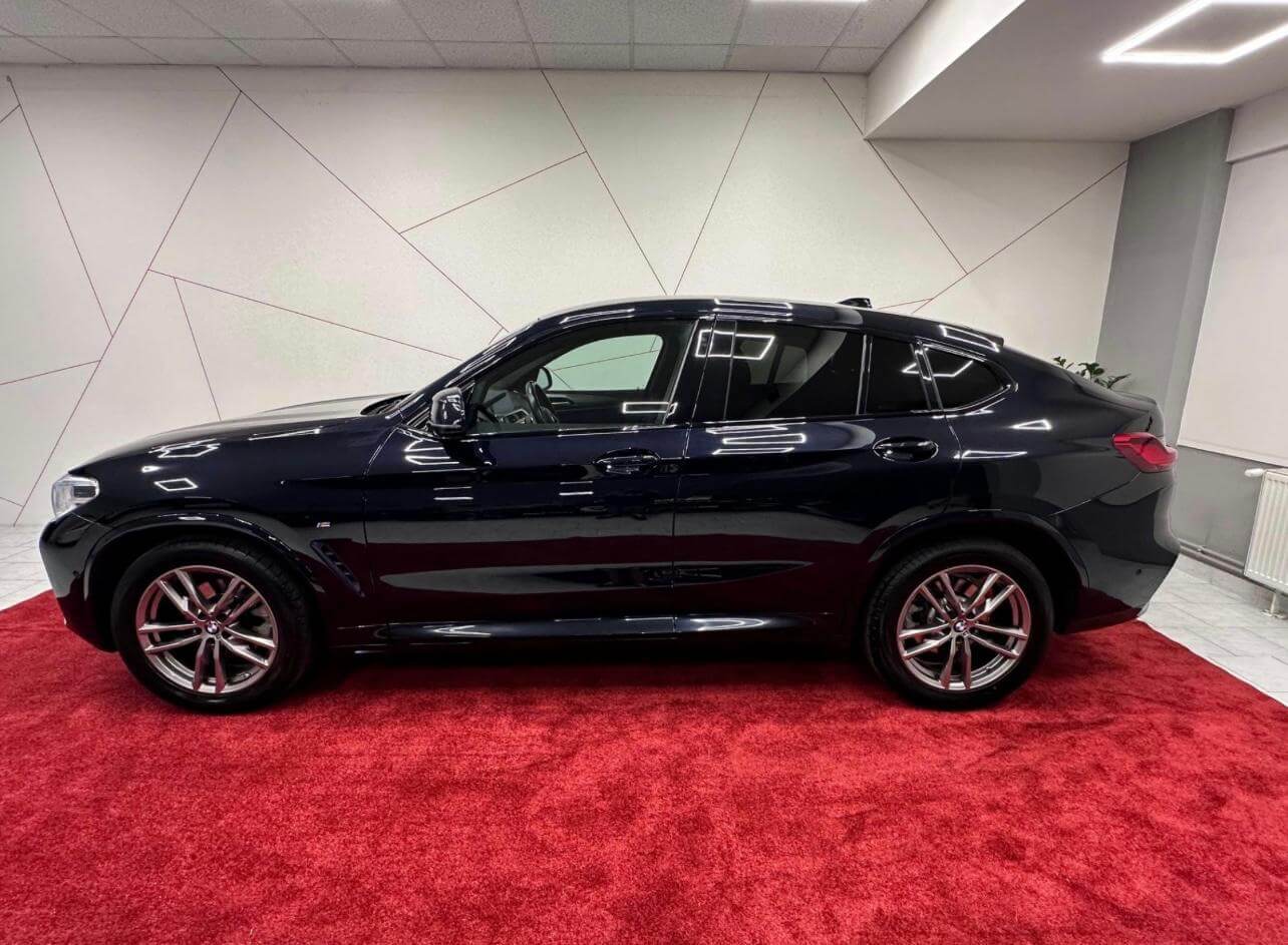 BMW X3 2021 - adaptive LED headlights